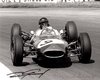 Dan Gurney. Brabham BT7. Von Dan Gurney und David Phipps signiertes Foto.